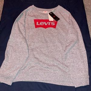 brand new levi’s oversized sweatshirt